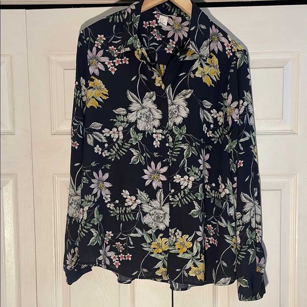 H&M | Size 10Floral Button Up Long Sleeve Blouse Top Collared Lightweight Spring